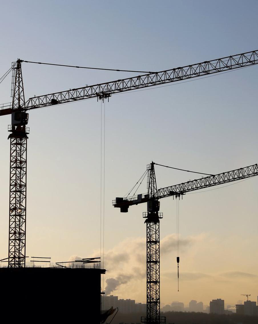 Инсульт на высоте 40 метров: как спасатели снимали женщину из кабины башенного крана