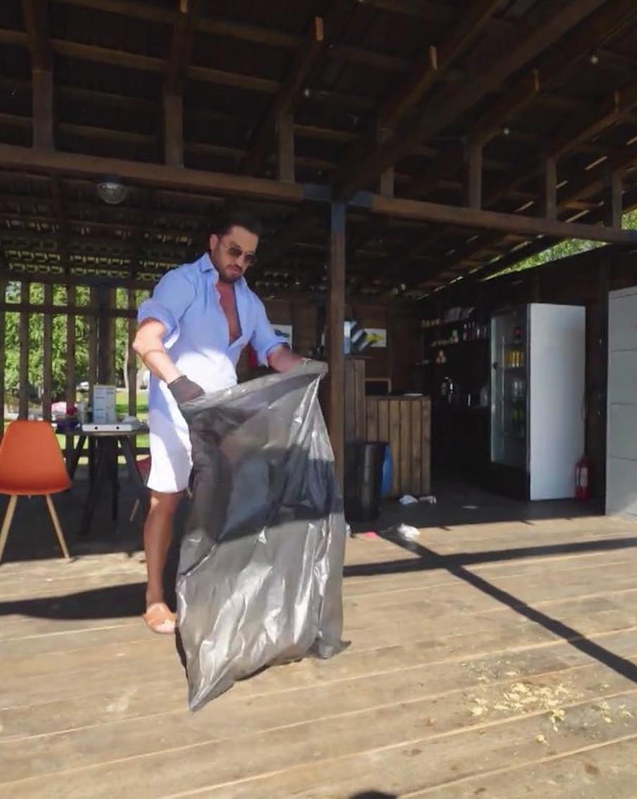 Артуру Пирожкову пришлось замарать руки в новом ТВ-проекте "Звёзда на замене"