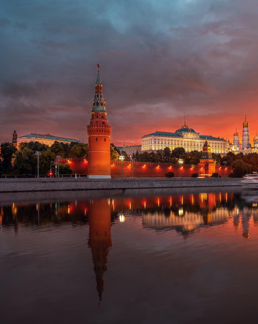 В Кремле прокомментировали задержание журналистов "Известий" в США