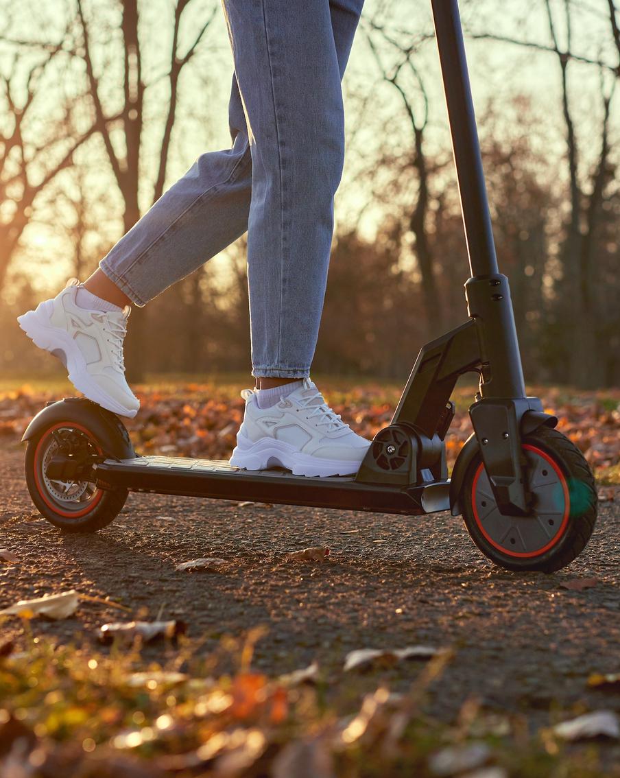 Составляем список дел на ноябрь: мастерим ёлочные игрушки и ходим в оперу