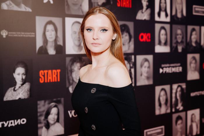 Софья Лебедева сыграла цифровую копию человека в новом фильме "Реплика"