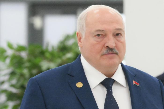 Лукашенко: в 2022 году генералы ВСУ просили убедить Путина остановить бои