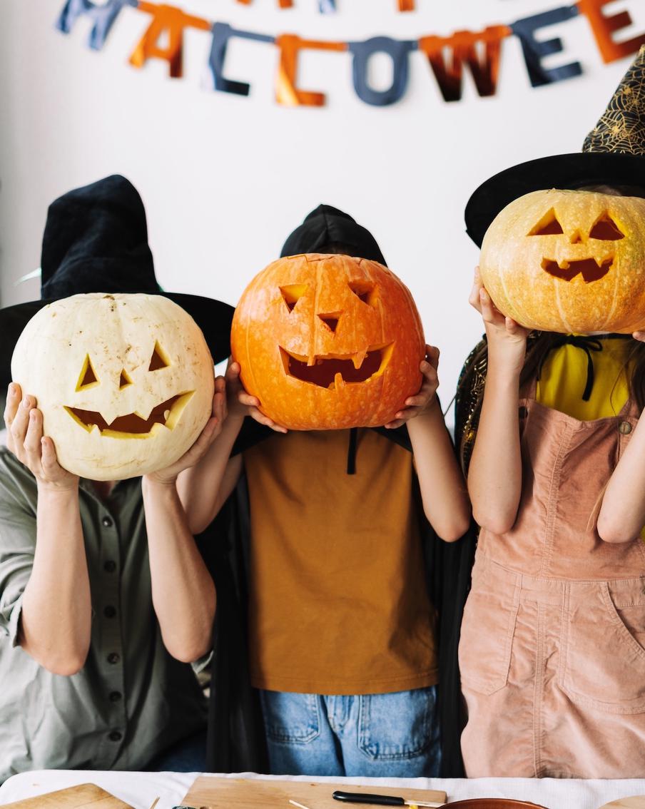 Перекрестите рогатых и ряженых: диакон рассказал, как отметить Хеллоуин, чтобы не нагрешить