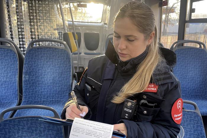 Безбилетных пассажиров становится меньше, показывают данные регулярных проверок на транспорте
