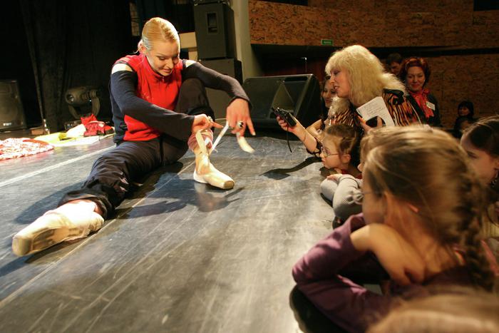 Волочковой хотели продать её же пуанты за 400 тысяч рублей