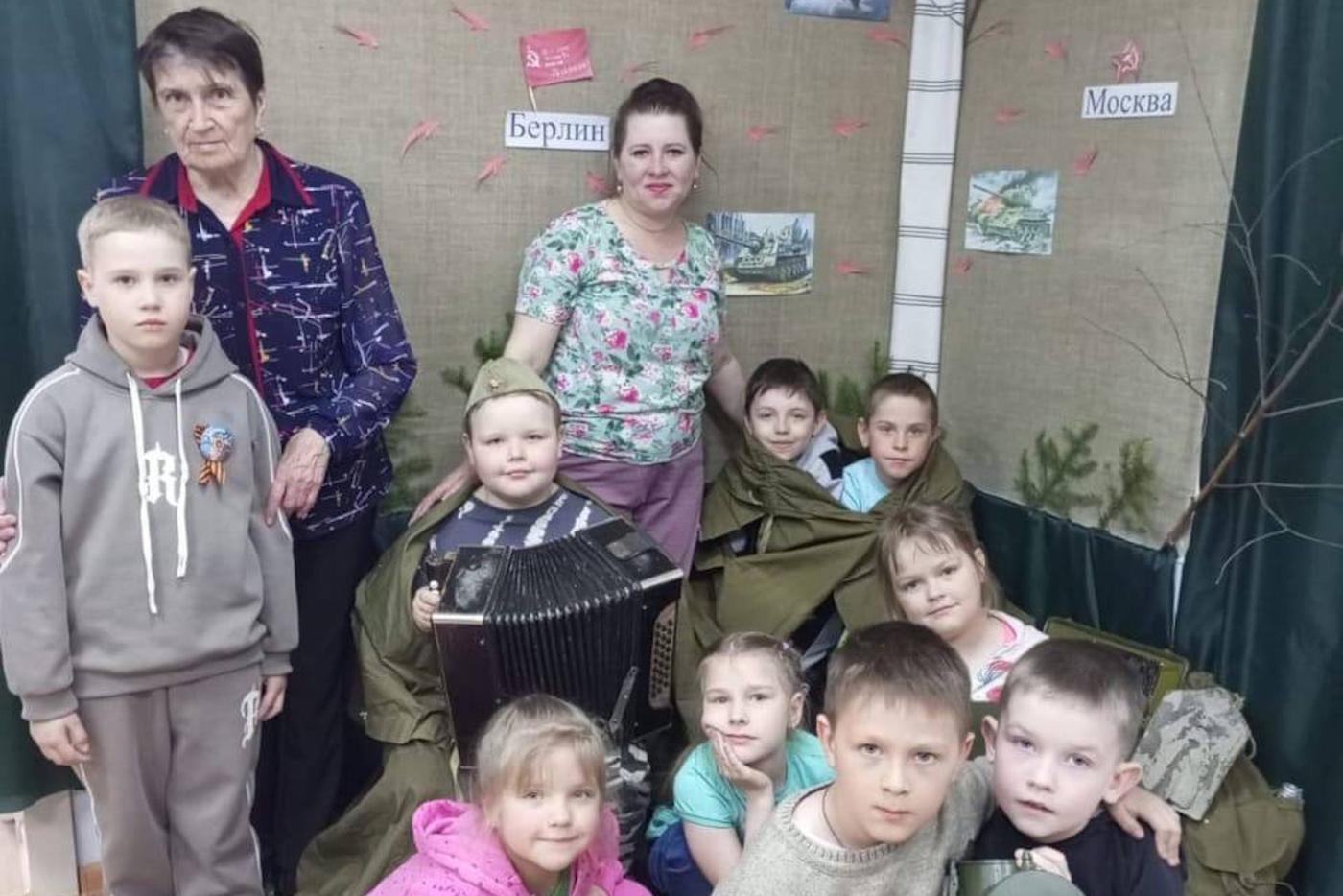 63 года без больничных: воспитательница из Красноярского края попала в Книгу рекордов России и уволилась