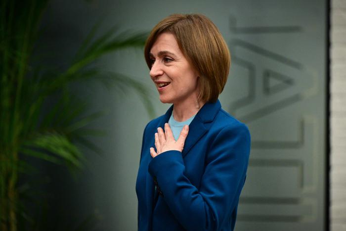 Избирательный штаб Санду начал праздновать победу на выборах президента