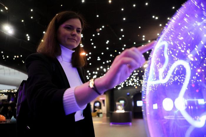 Московский планетарий отмечает 95-летие: здесь можно двигать планеты руками