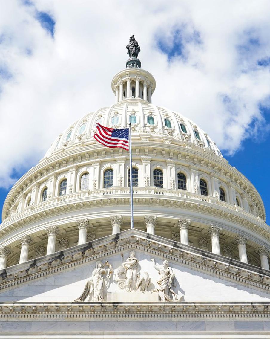 Республиканцы набирают 51 место в сенате