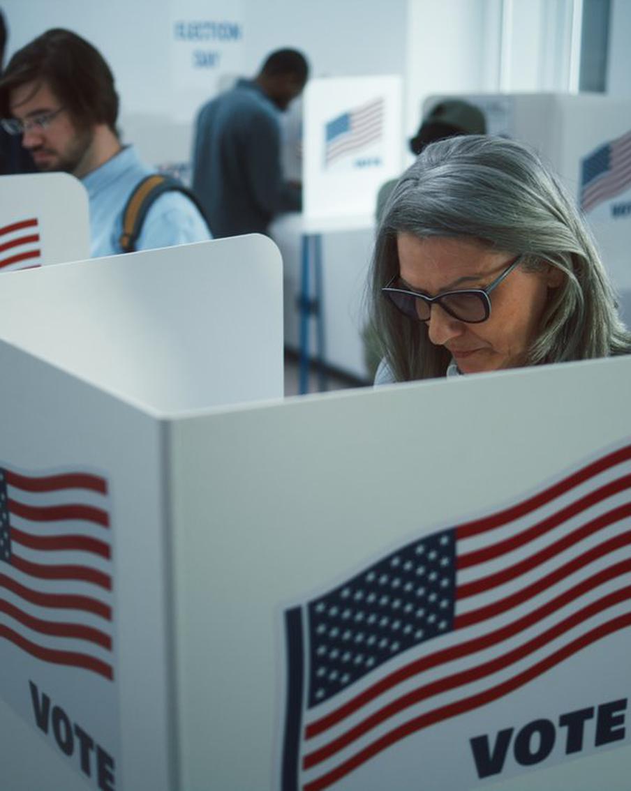 CNN: республиканцы занимают уже 200 мест в палате представителей США