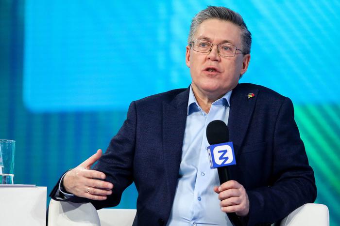 Профессор Дубынин рассказал, почему ИИ не станет умнее человека