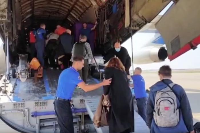 Cпецборт МЧС эвакуирует более 80 россиян из Бейрута