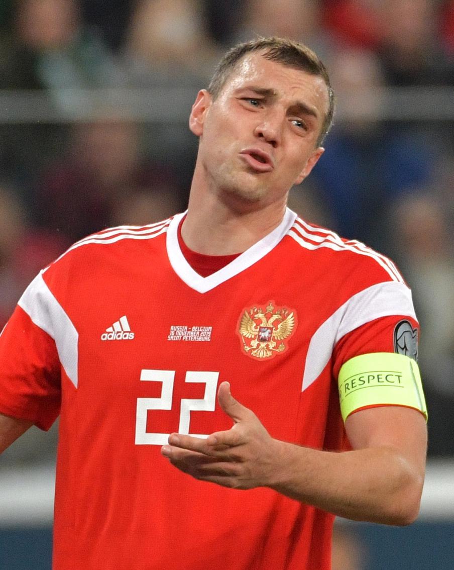 "Игры сборной сейчас всё равно ничего не решают": почему Карпин не вызывает Дзюбу