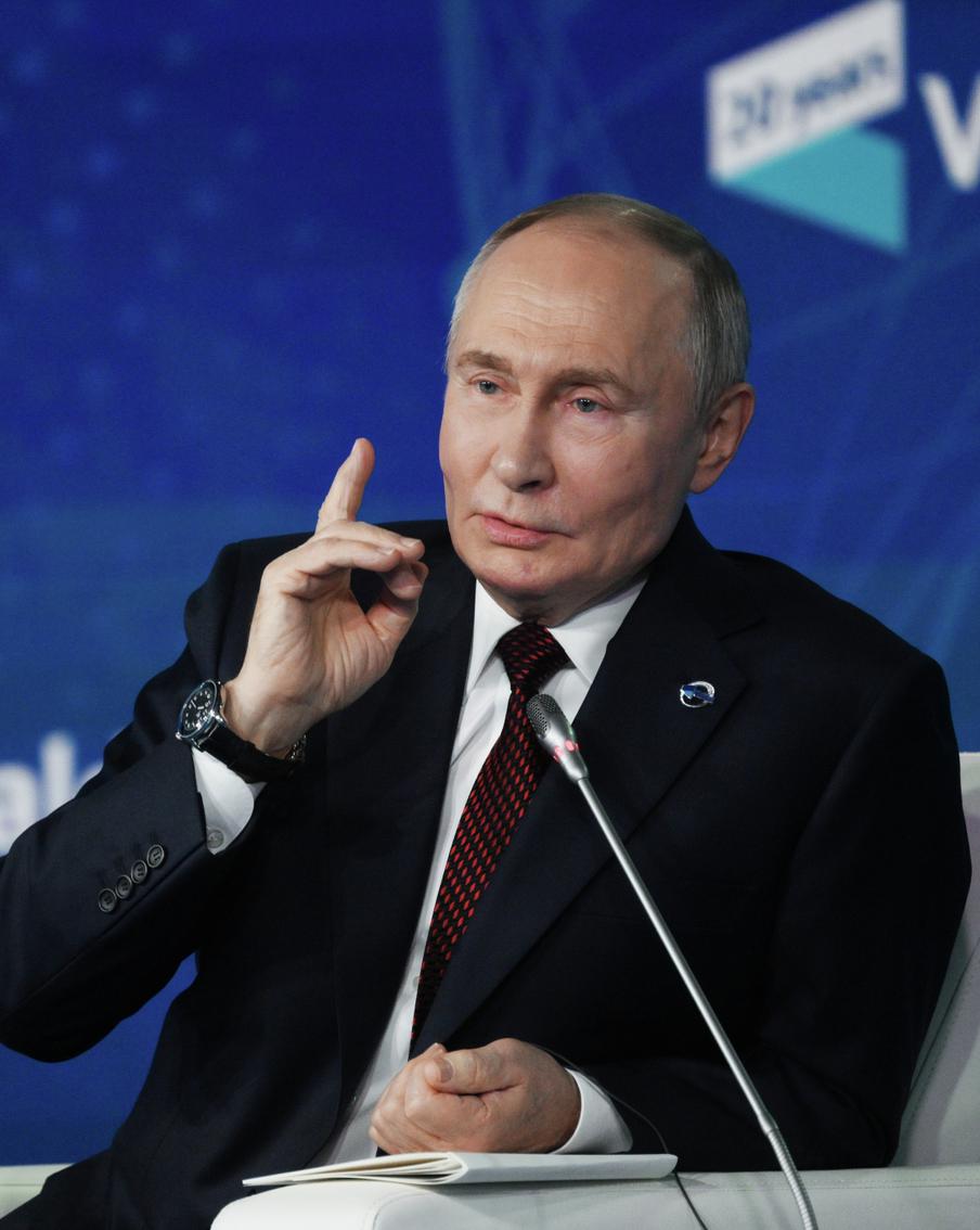 Владимир Путин выступил на заседании дискуссионного клуба "Валдай"