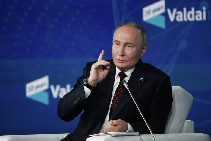 Владимир Путин выступил на заседании дискуссионного клуба "Валдай"