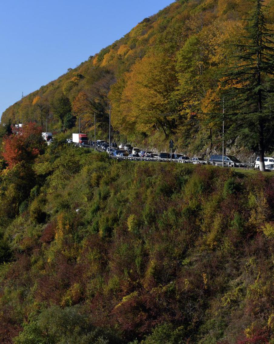 Абхазская оппозиция вышла на улицы и перекрыла мосты