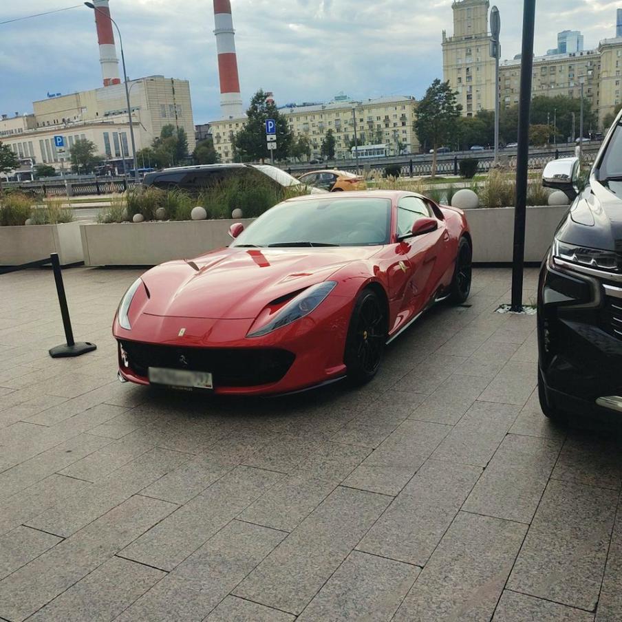 МАДИ напоминает о недопустимости парковки на тротуарах