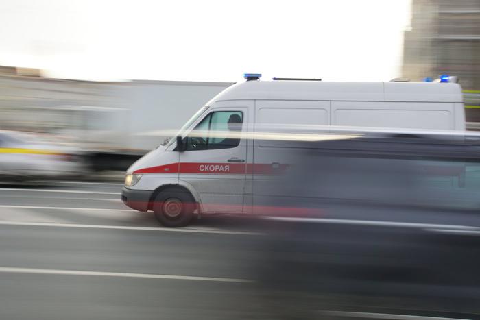 В центре Севастополя взорвался автомобиль, внутри которого находился военнослужащий