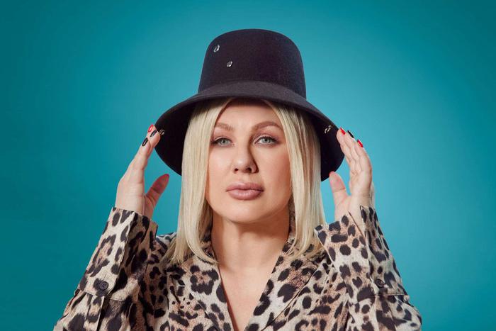 "Надо учиться отпускать человека и ситуацию в целом": Ева Польна поговорила про любовь, измены и детские мечты