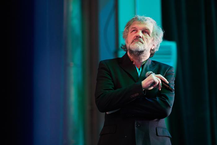 В Москве стартовал форум "Культура. Медиа. Цифра", где разгорелся скандал между Кустурицей и Стоуном