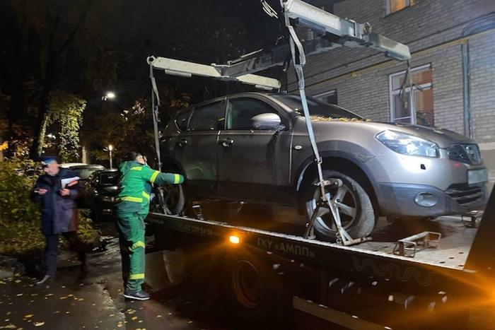 Автомобиль был отправлен на спецстоянку из-за долгов по штрафам