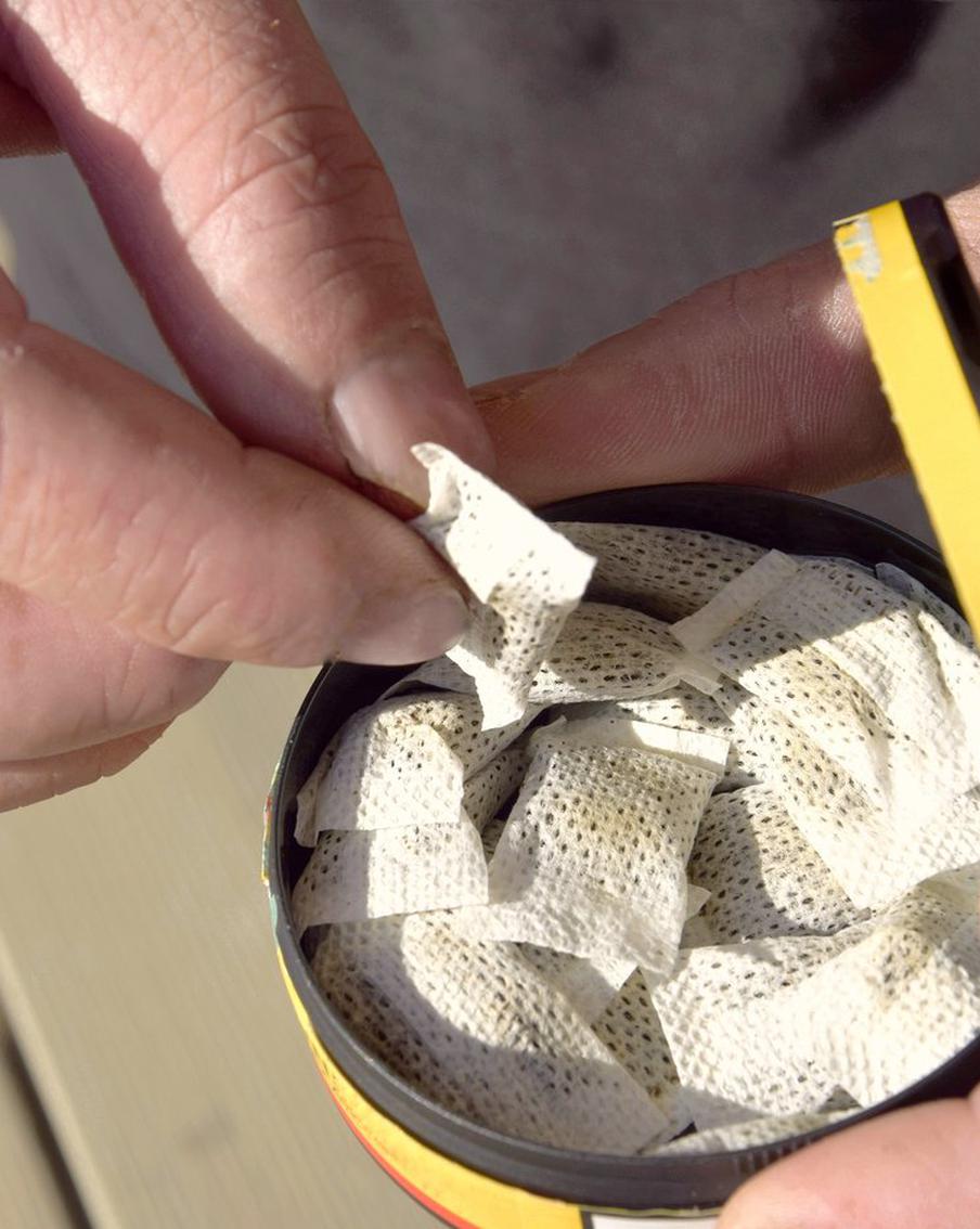 Игрокам костромского "Спартака" подарили айфоны за отказ от снюса