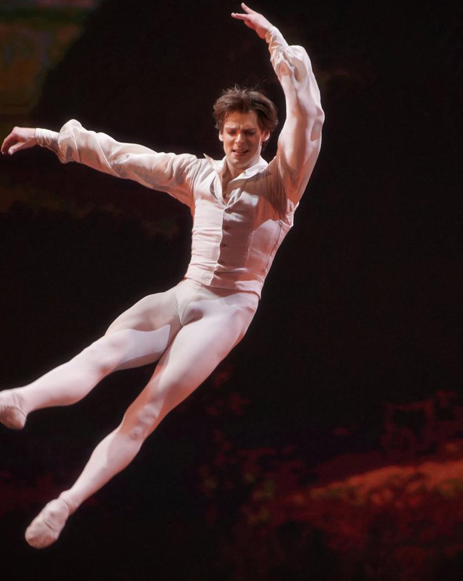 Стало известно о гибели при невыясненных обстоятельствах ведущего солиста Мариинского театра Владимира Шклярова