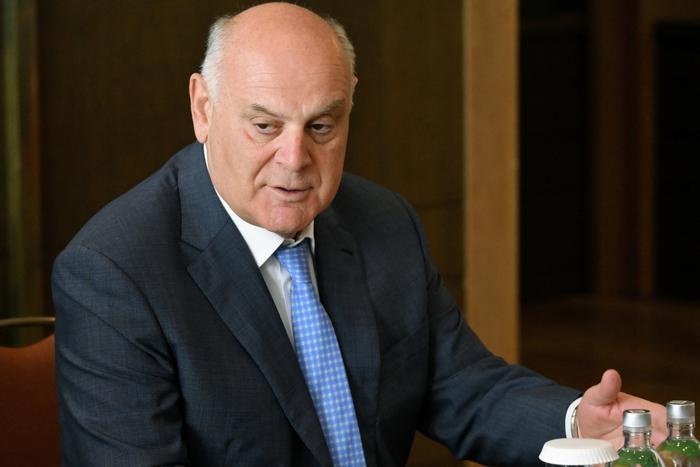 Абхазский лидер Аслан Бжания согласился уйти в отставку, но только с одним условием для протестующих