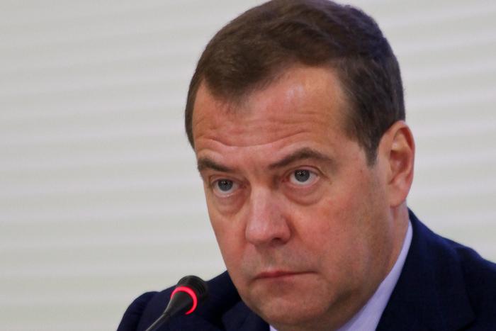 Медведев раскрыл планы Зеленского