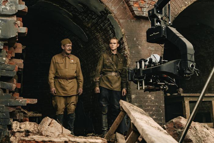 В Москве завершаются съёмки военной драмы "В списках не значился". Как шла работа над фильмом, рассказал продюсер картины Тимур Вайнштейн