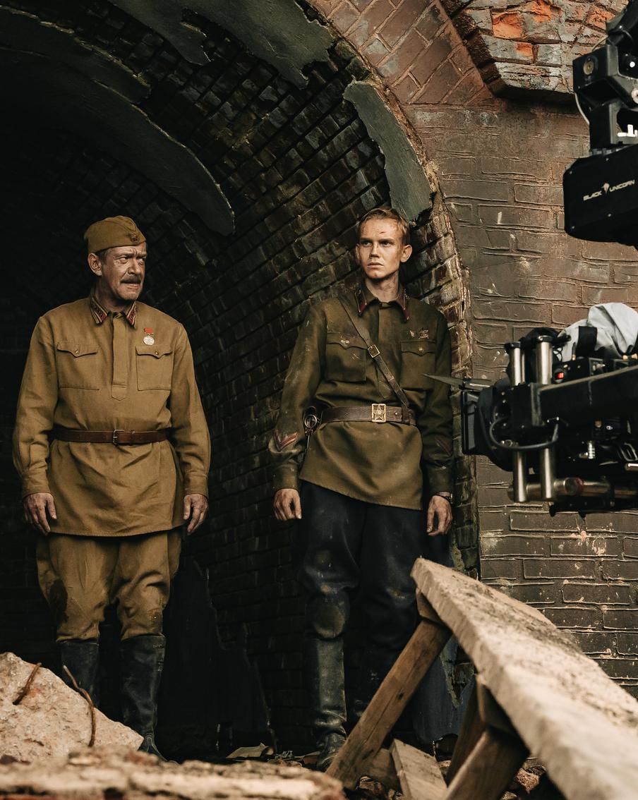 В Москве завершаются съёмки военной драмы "В списках не значился". Как шла работа над фильмом, рассказал продюсер картины Тимур Вайнштейн