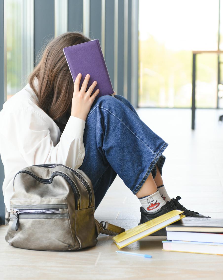 Почему дети придумывают себе диагнозы и что делать родителям в этом случае