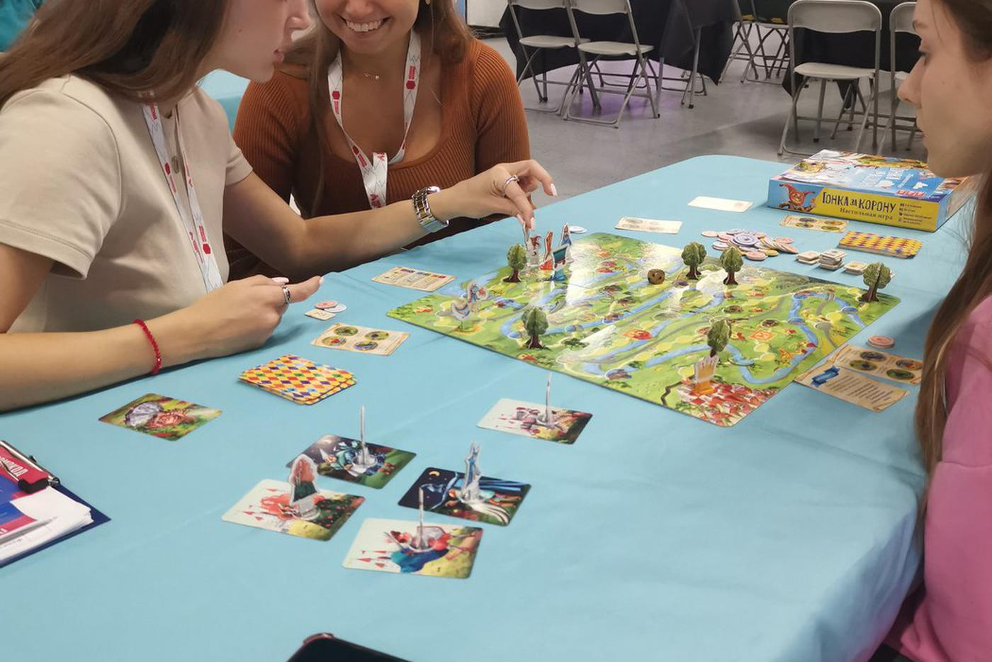 В самой древней игре на Земле выигрывает тот, в чьём "калахе" камней окажется больше