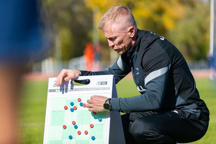 Футбольный клуб "Чайка" продаёт места на тренировки и сборы