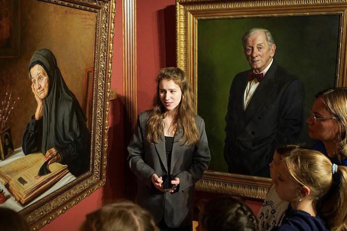 От художников до музыкантов: известные деятели культуры проводят открытые уроки для юных москвичей