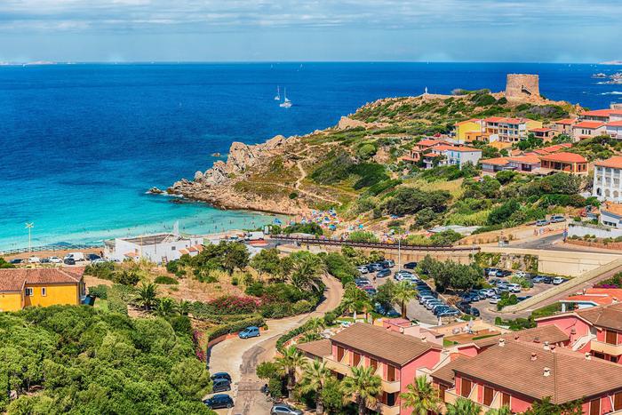 Американцам, голосовавшим против Трампа, предложили укрыться в Италии за 1 евро