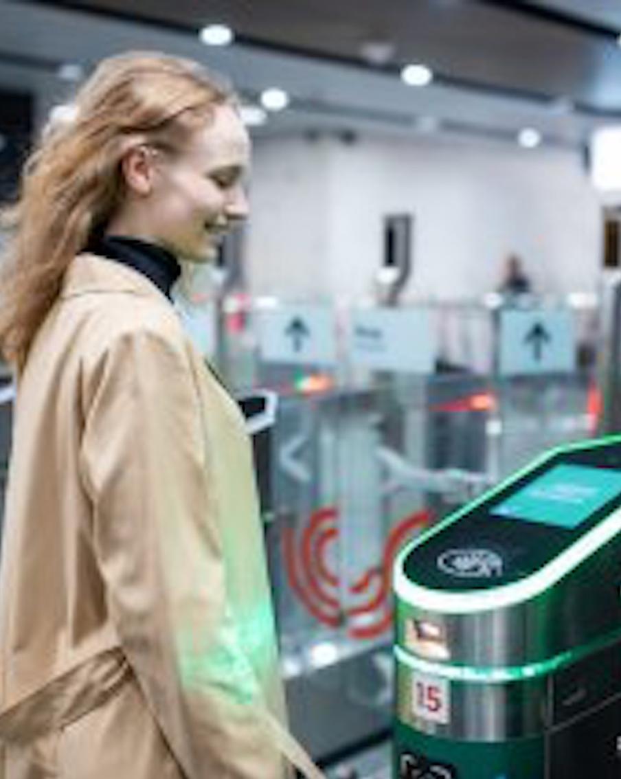 Теперь студенты могут оплачивать проезд в метро и на МЦК с помощью улыбки