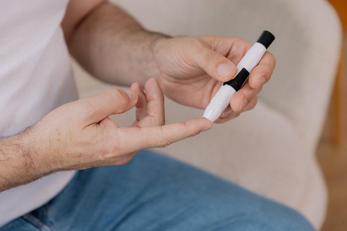 Какие стоматологические заболевания грозят диабетикам и как их предупредить