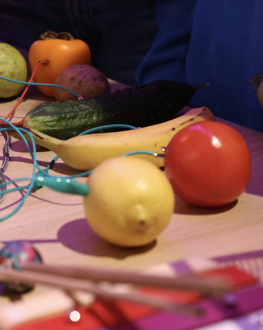 Огурец квакал, кабачок шипел, а больше всех возмущалась картошка