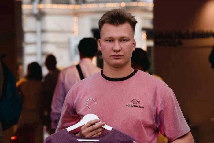 Московский дизайнер создаёт одежду, которая может менять цвет