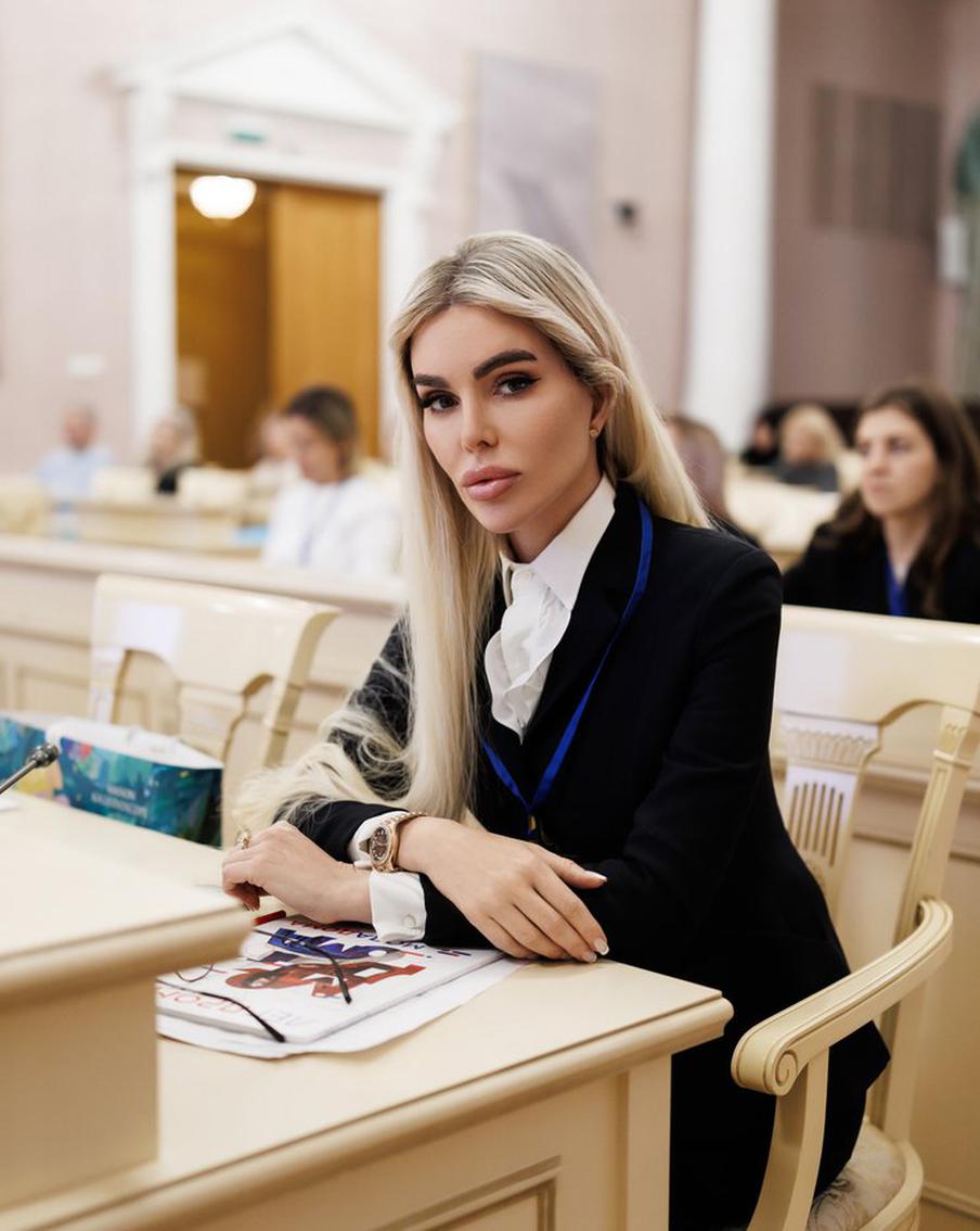 Алиса Лобанова приняла участие в международном форуме "Содружество моды"