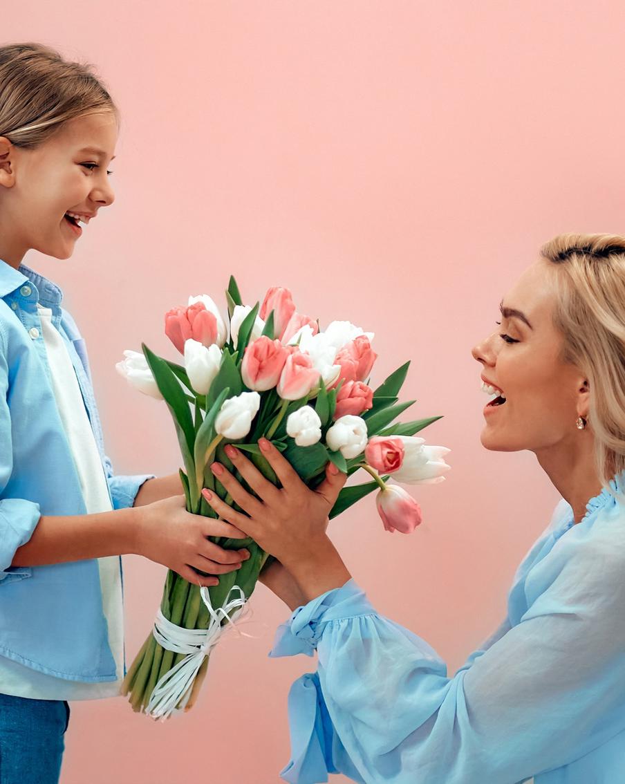 Сделай маме настольную лампу и оригами: чем ещё можно заняться в День матери