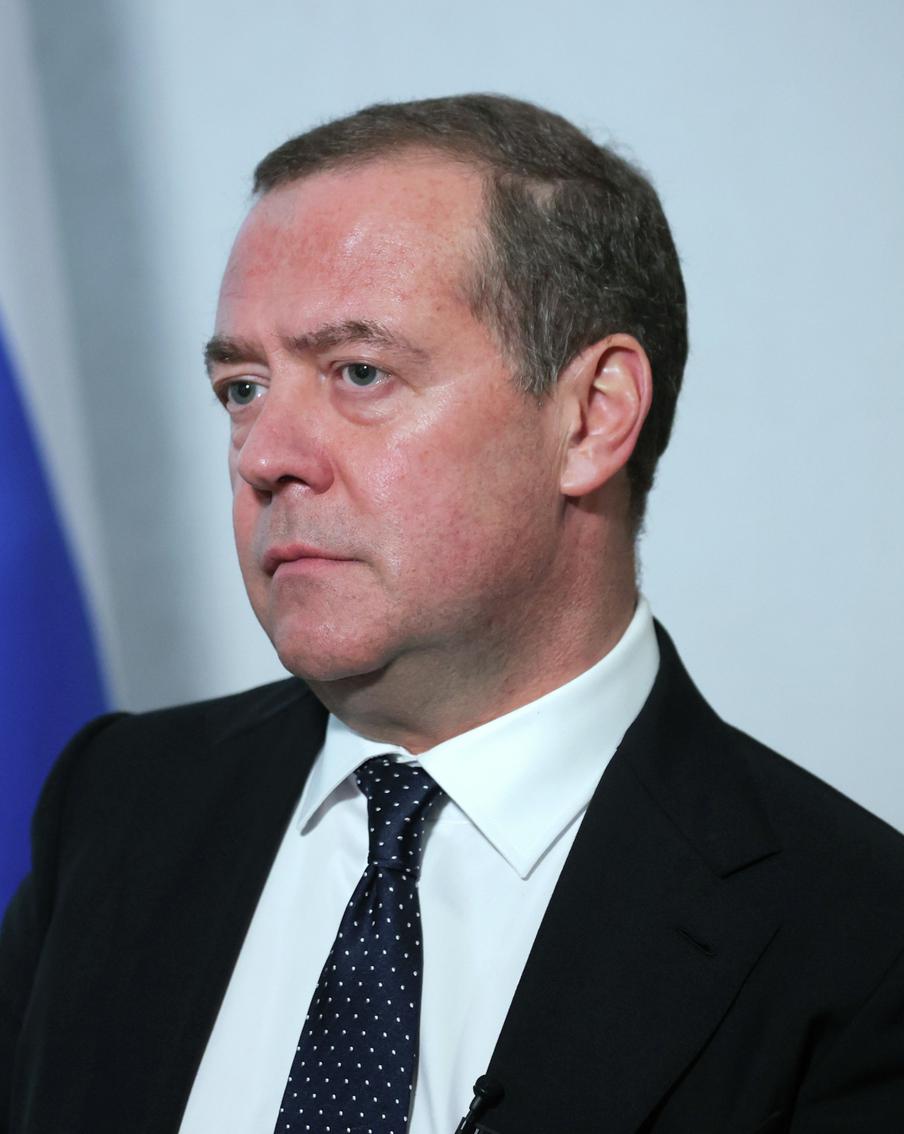 Зампред Совбеза России заявил, что Европе нужно прекратить поддержку Украины из-за российской ракеты "Орешник"