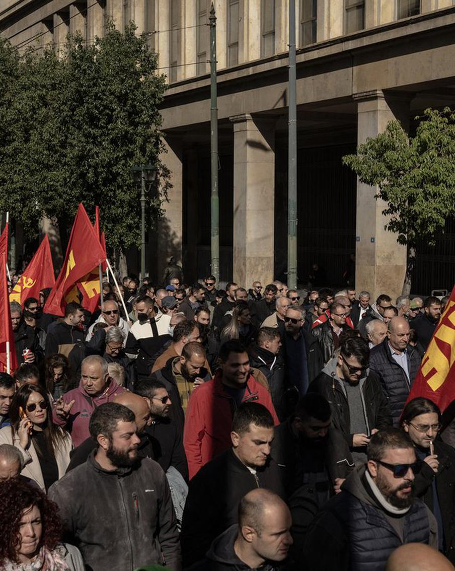 В Афинах начался многотысячный митинг против визита генсека НАТО