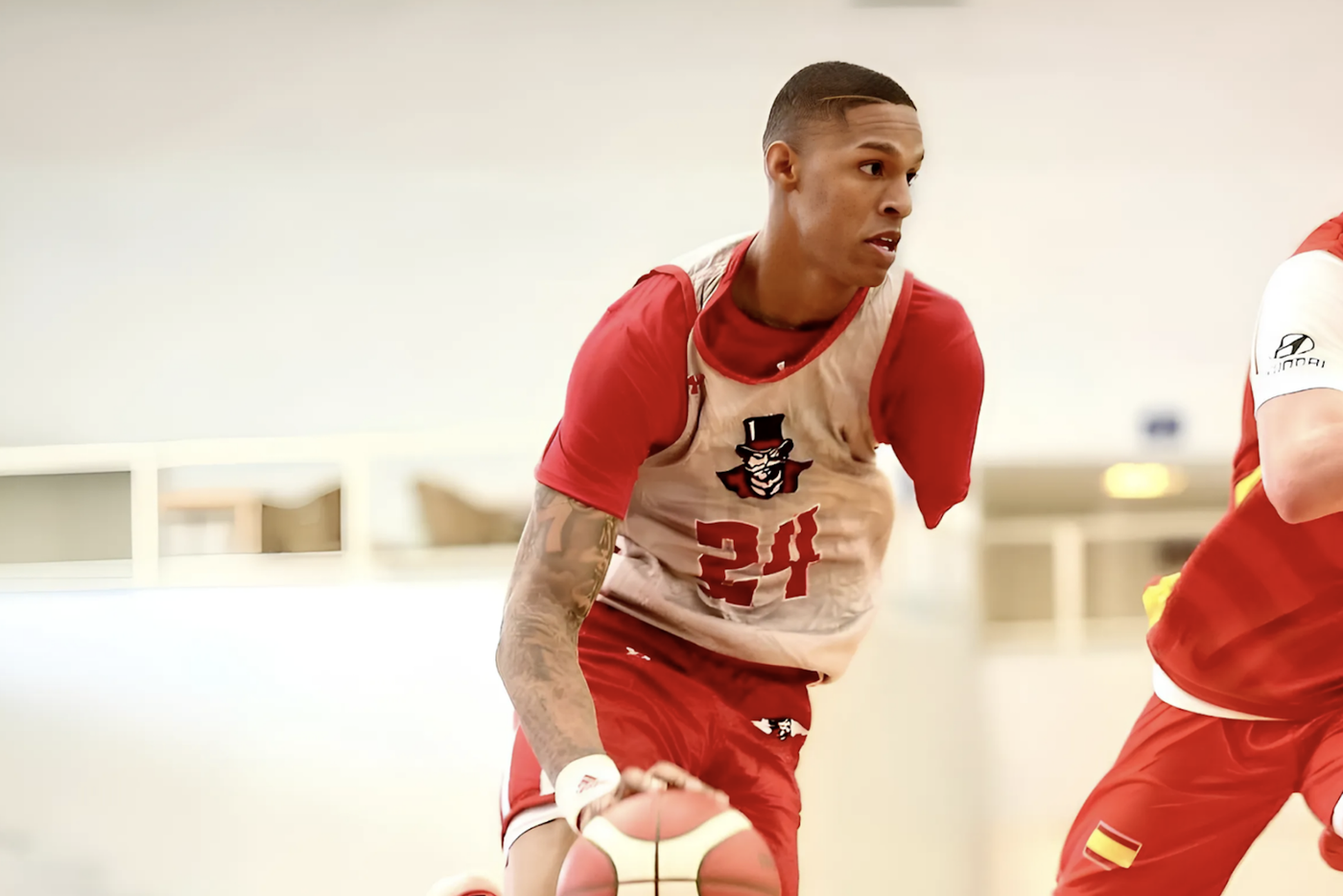 Однорукий баскетболист. Отчаянный доминиканец рвётся в НБА