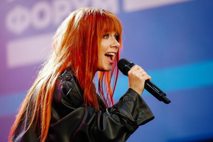 Дуэт с Лепсом, новый альбом и ремейк песни Шатунова: Юлия Савичева рассказала о готовящихся новинках