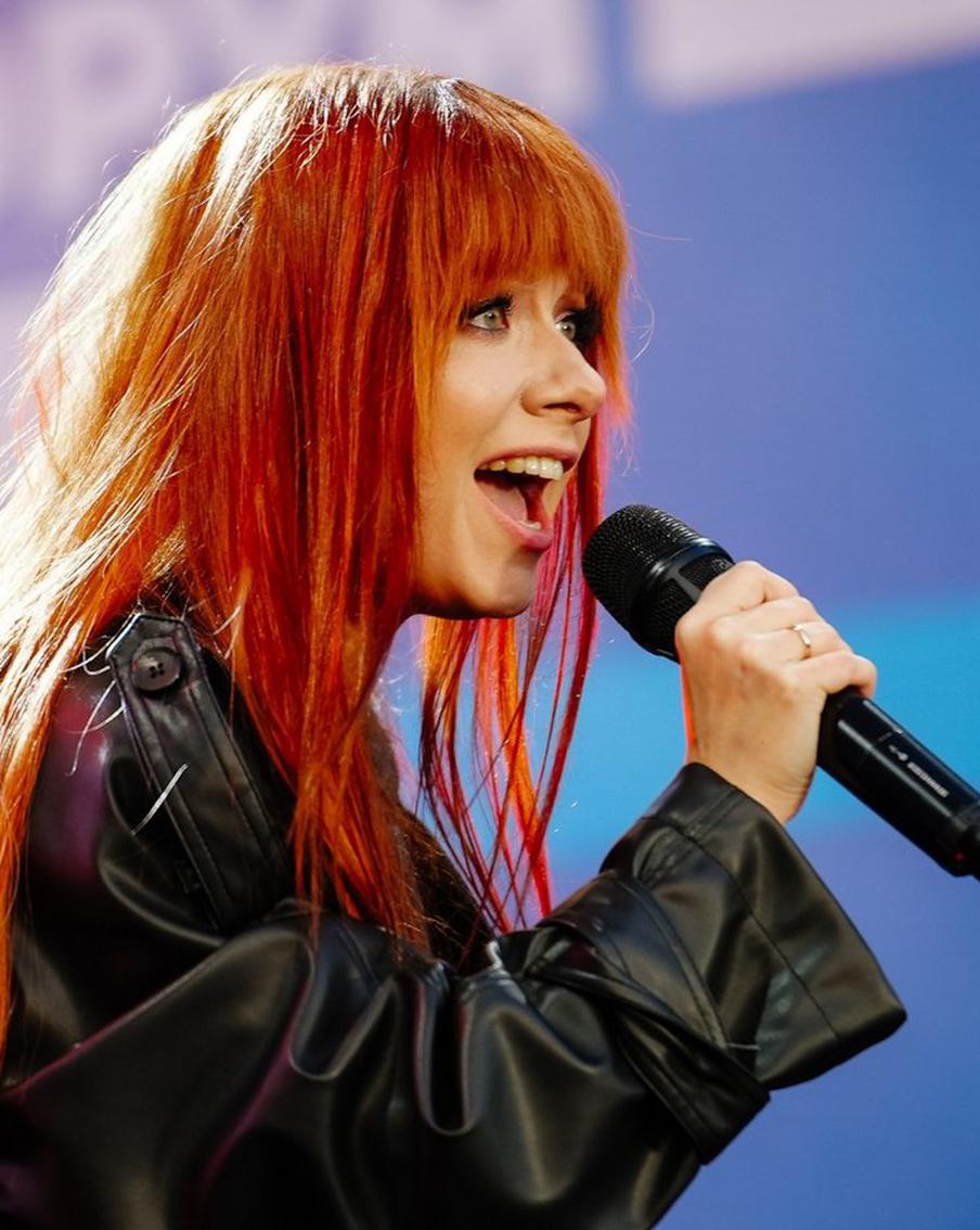 Дуэт с Лепсом, новый альбом и ремейк песни Шатунова: Юлия Савичева рассказала о готовящихся новинках