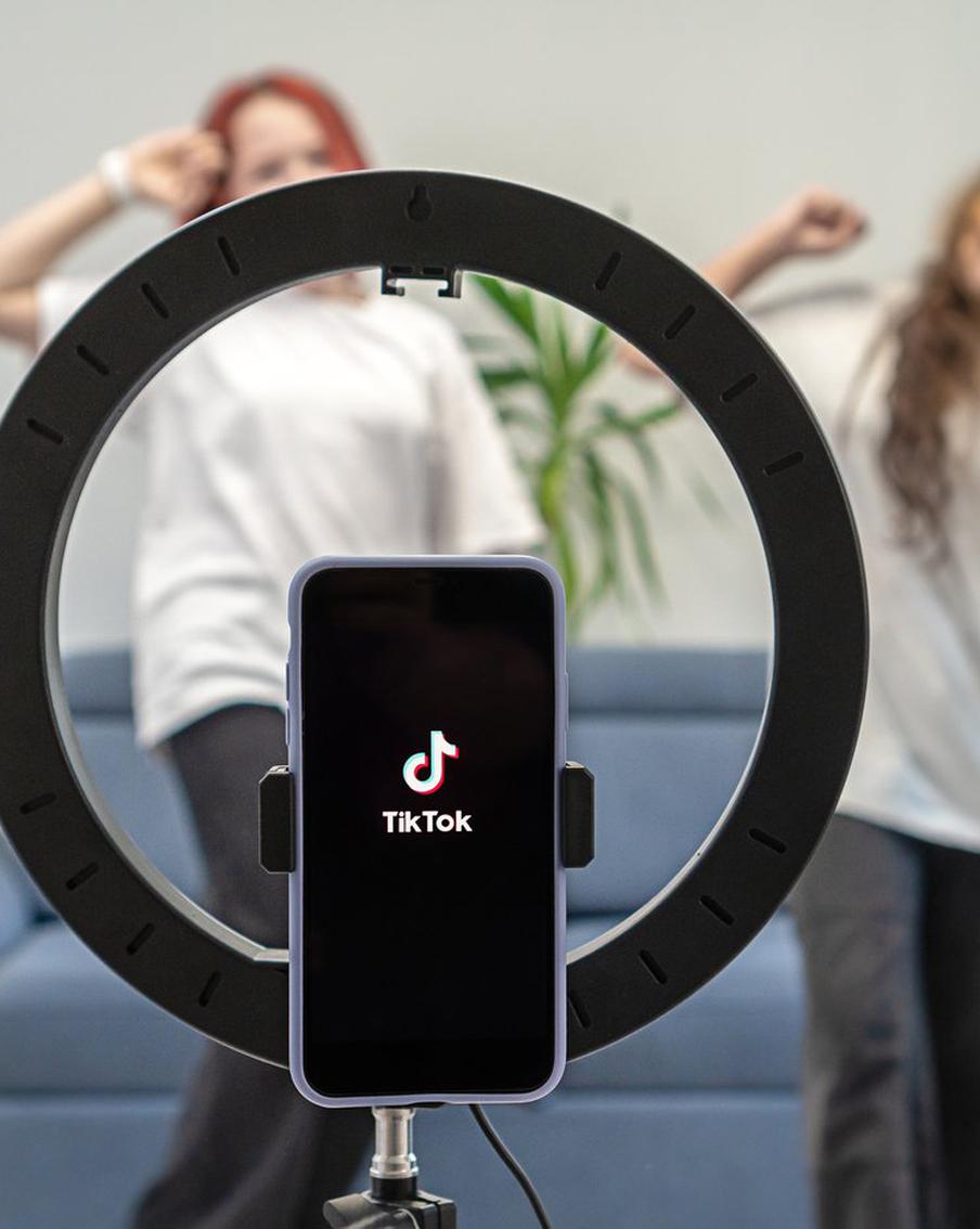 Платформа TikTok хочет запретить подросткам использовать фильтры, улучшающие внешность