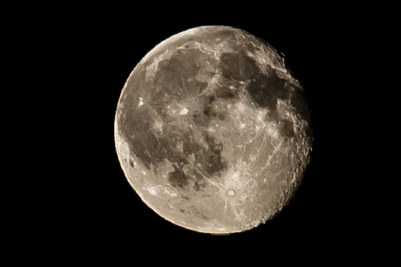 В "Роскосмосе" назвали причину переноса полётов россиян на Луну