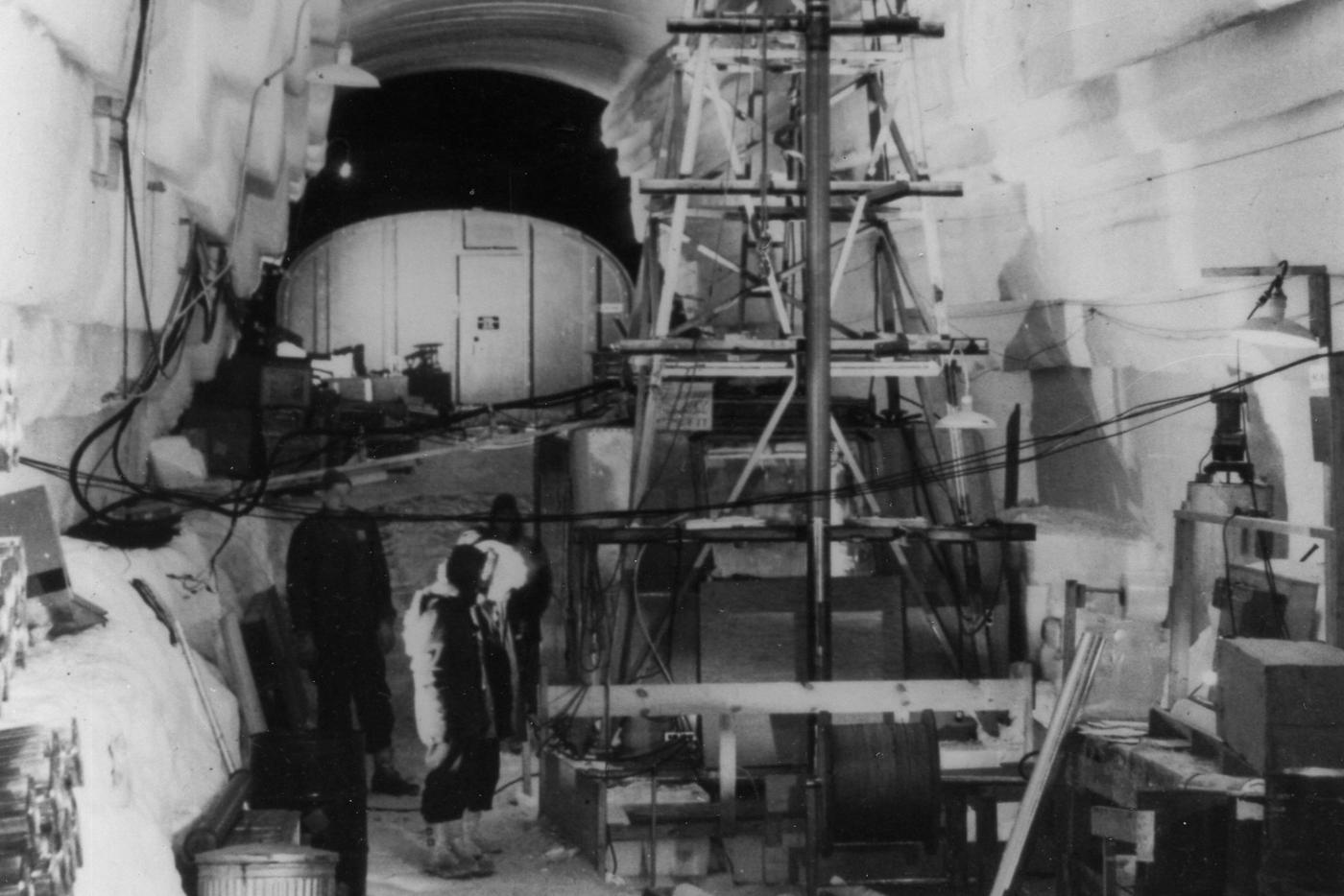 Какой секретный американский город был скрыт подо льдами Гренландии более 50 лет